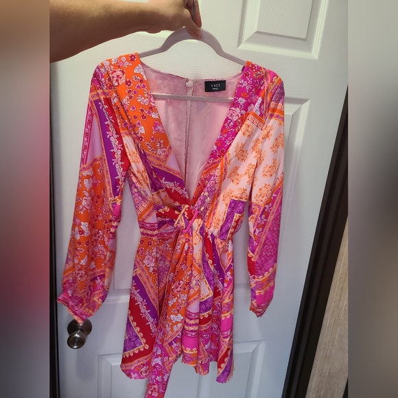 Florentine Printed Fitted Waist Romper - Picture 9 of 9